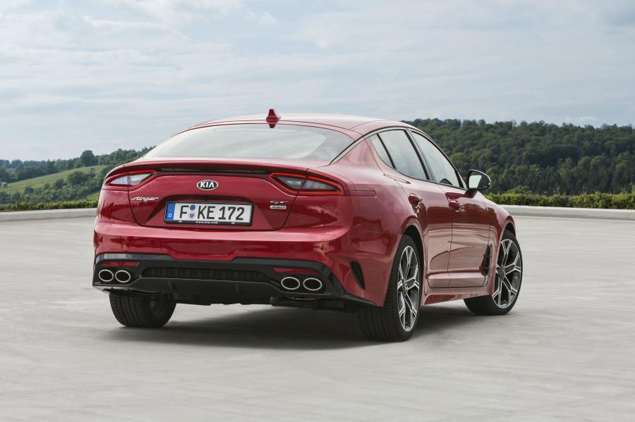  Kia Stinger GT AWD (CK) 2017 года  (WW) (фото 2 из 40)
